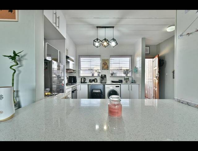 2 BEDROOM APARTMENT FOR SALE IN RANDHART